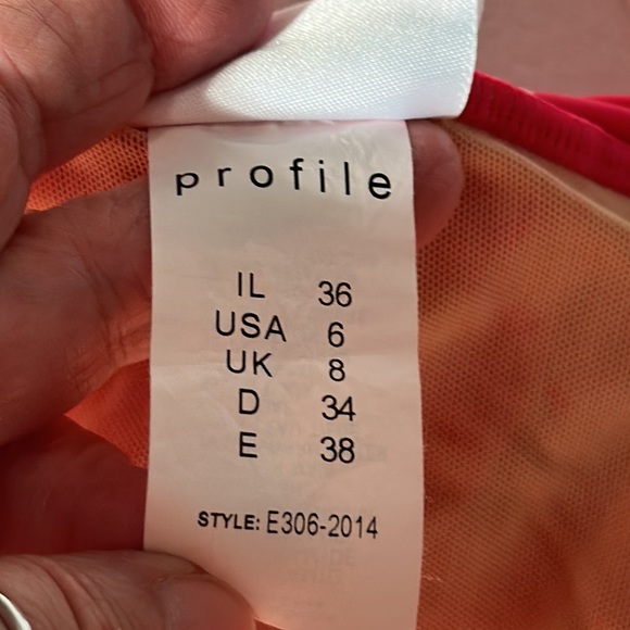 😍 PROFILE ~ Pretty one piece size 6 pink mauve’ish color Rushing on tummy area - Picture 7 of 8